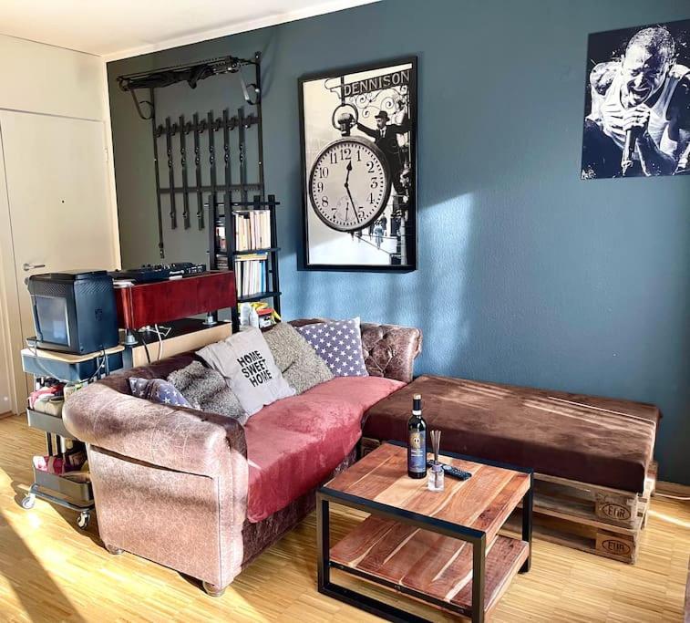 - Chilliges Zimmer In Dusseldorf Mit Balkon & Kuche; Big Tv And Bed - Luaran gambar
