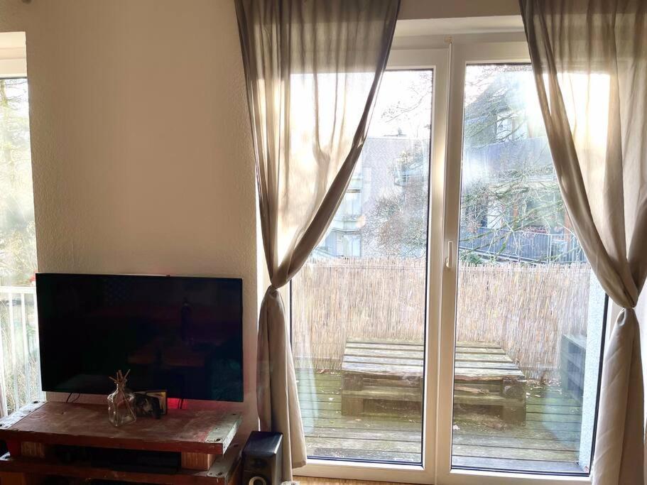 - Chilliges Zimmer In Dusseldorf Mit Balkon & Kuche; Big Tv And Bed - Luaran gambar